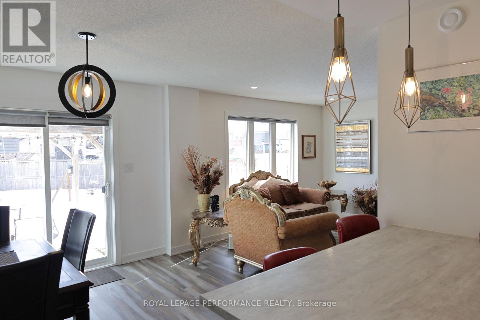 609 ROBERT STREET - 9