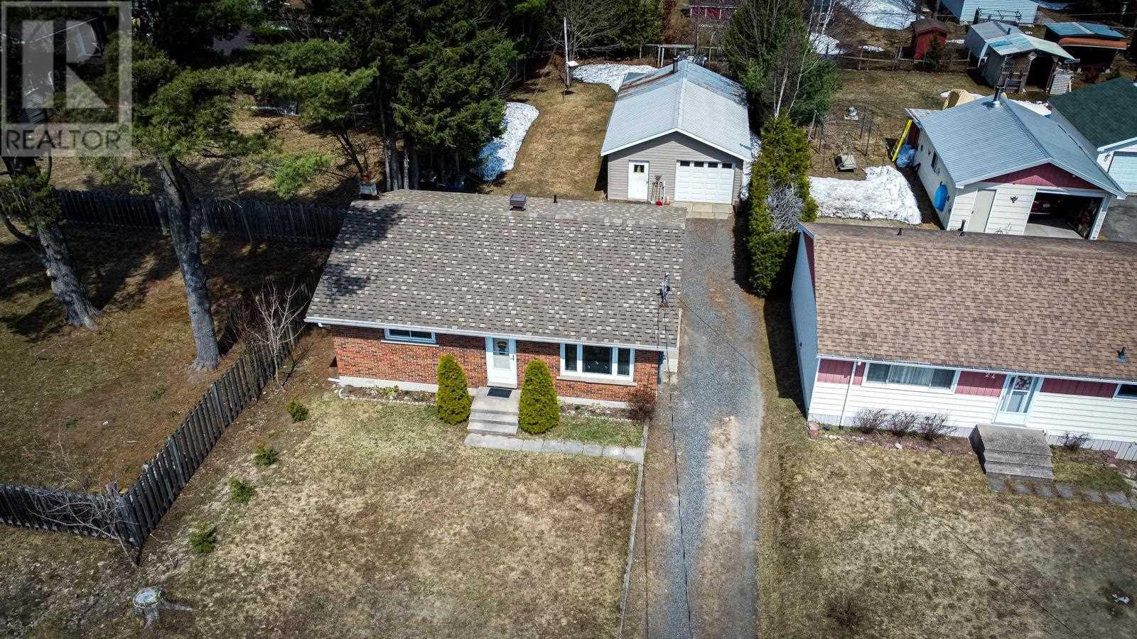 20 Lawson AVE, Sault Ste. Marie, Ontario, P6B4E9 — Photo 3