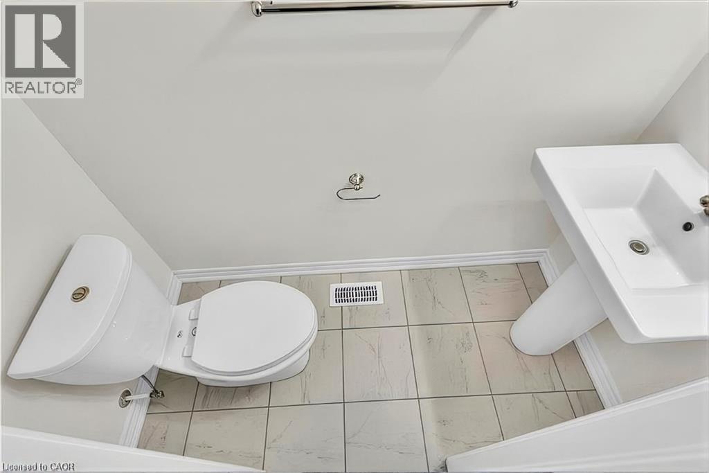 10 GEORGINA Street, Kitchener, Ontario, N2R0S6 — Photo 6