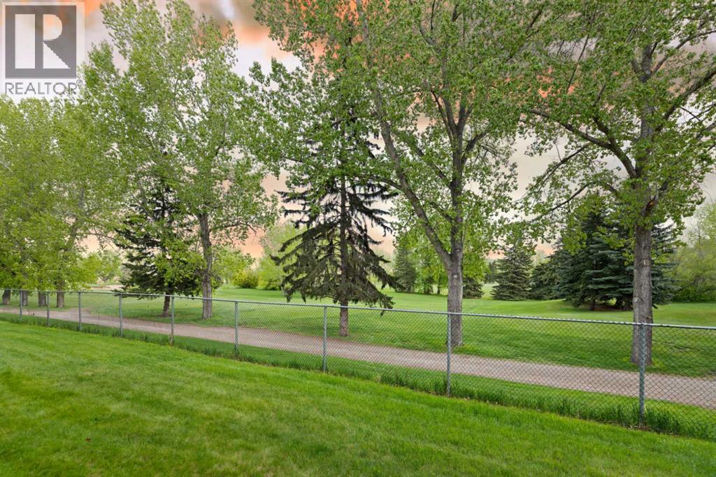 #2108 24 Hemlock Crescent SW - 4