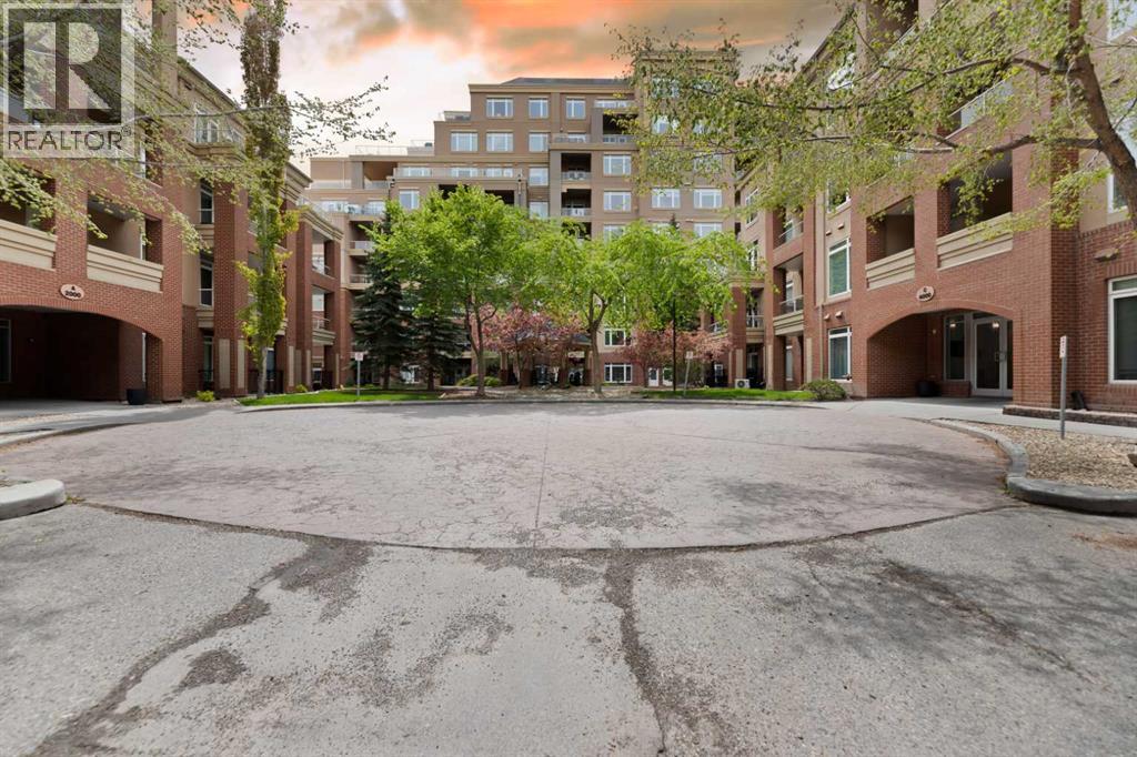 #2108 24 Hemlock Crescent SW - 34