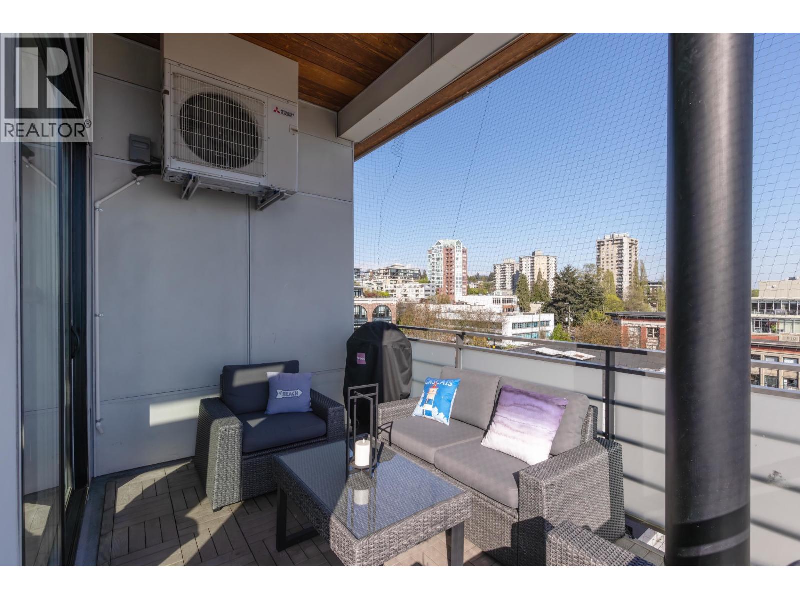 612 123 W 1ST STREET, North Vancouver