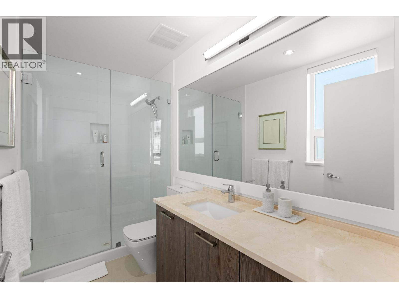 612 123 W 1ST STREET, North Vancouver