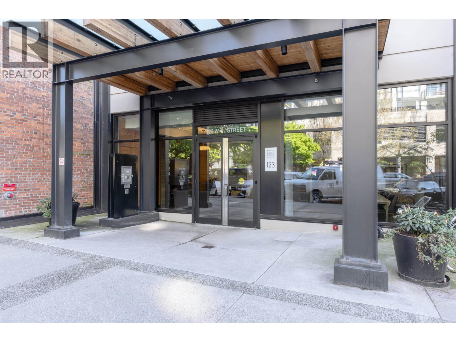 612 123 W 1ST STREET, North Vancouver