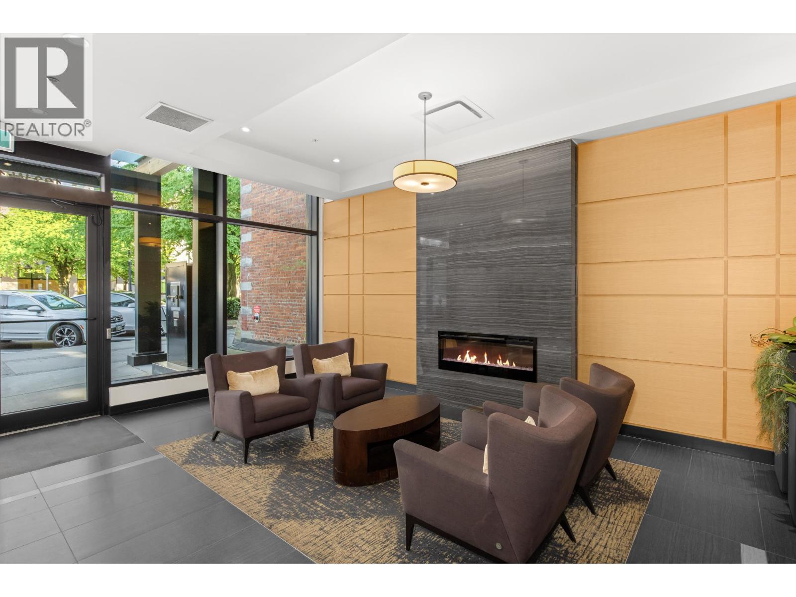612 123 W 1ST STREET, North Vancouver