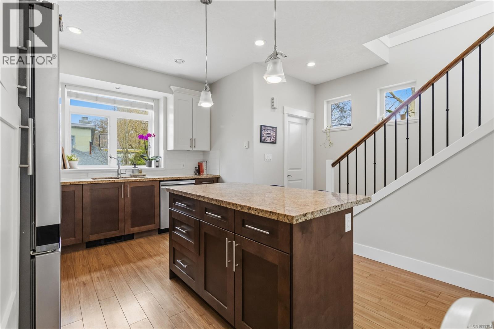#1 2918 Shelbourne St - 18