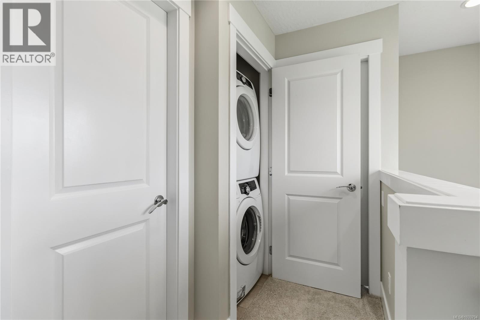 #1 2918 Shelbourne St - 37