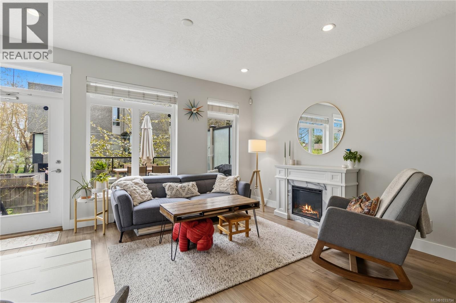 #1 2918 Shelbourne St - 11