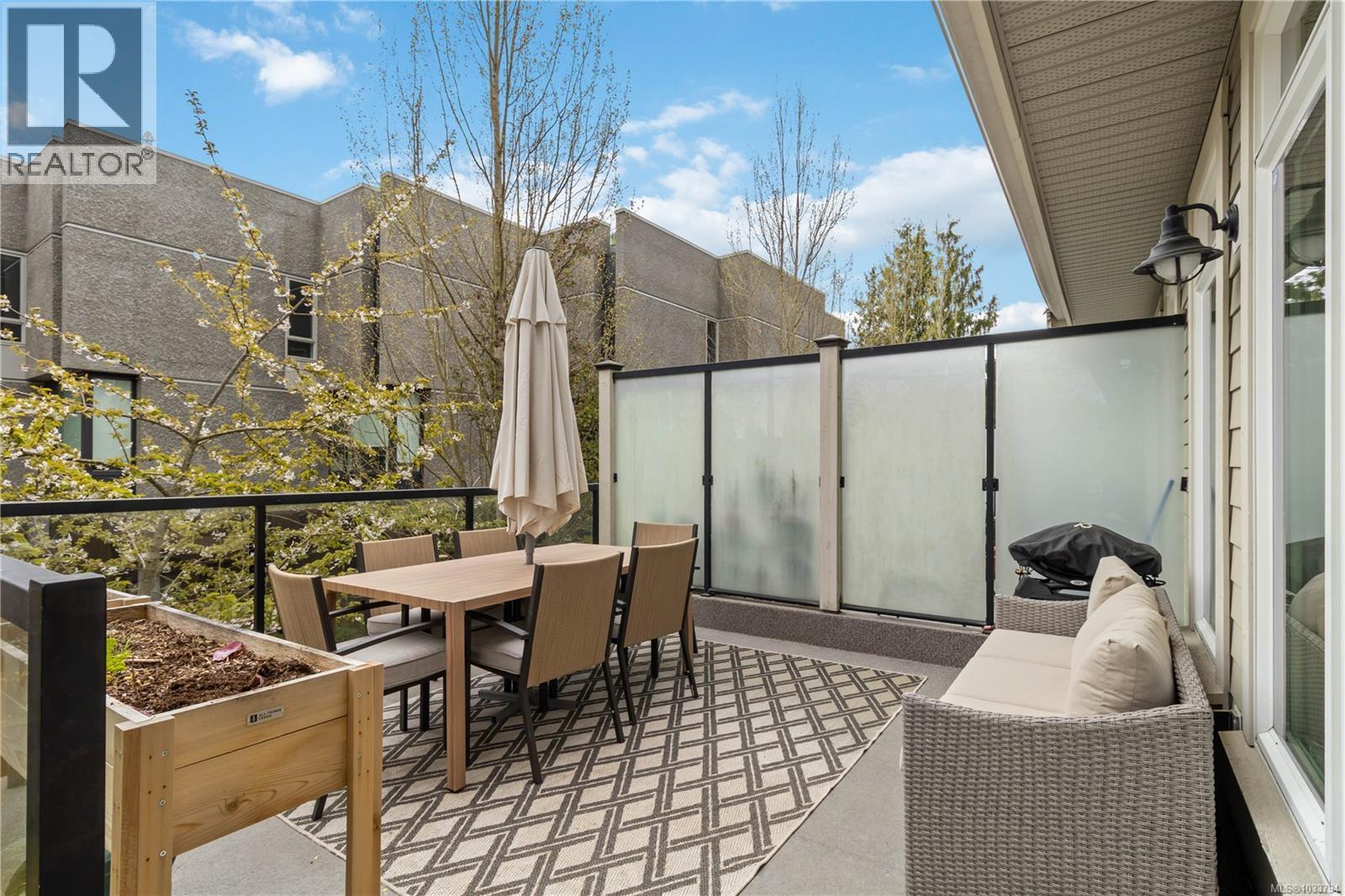 #1 2918 Shelbourne St - 42