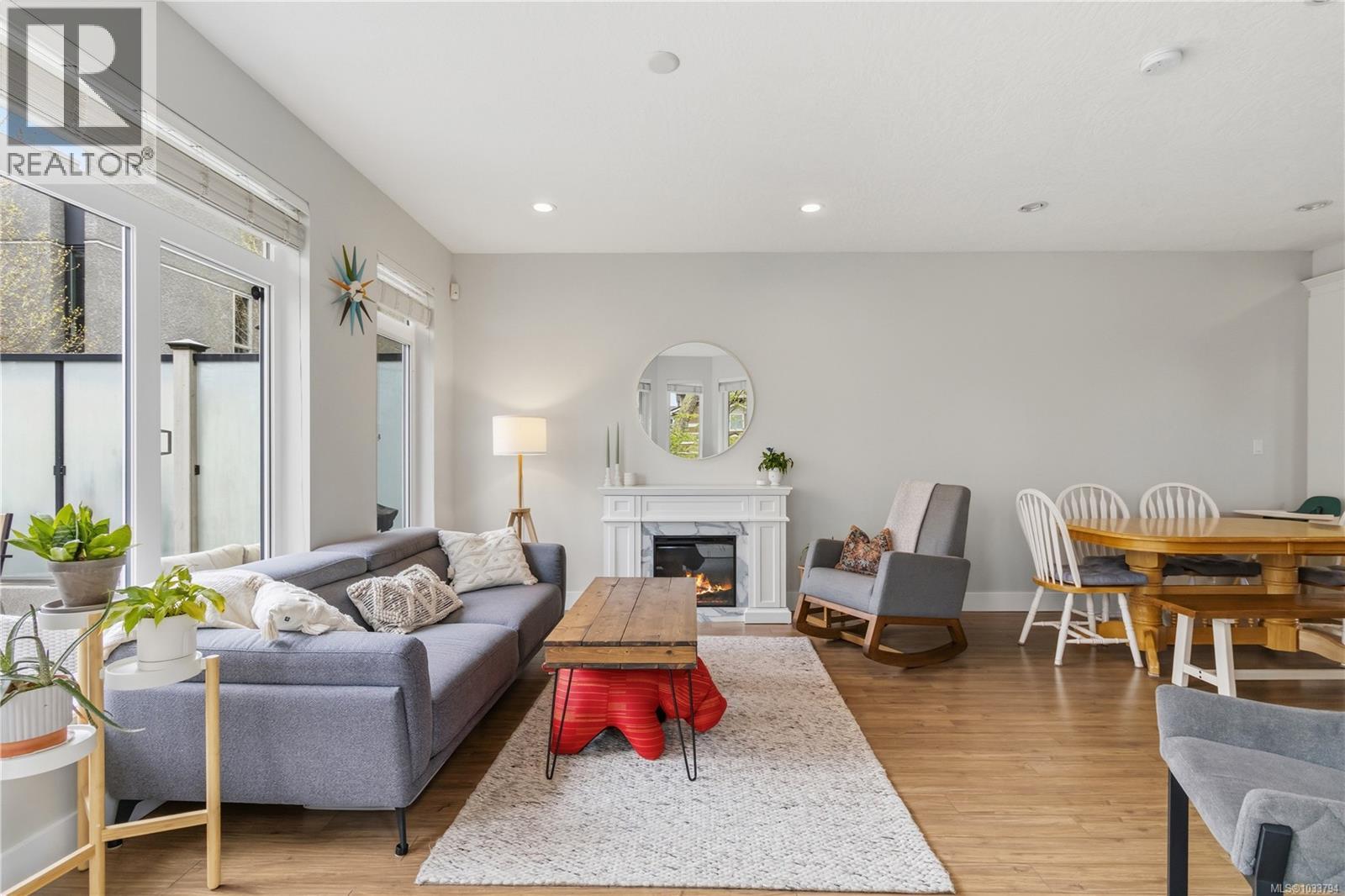 #1 2918 Shelbourne St - 12