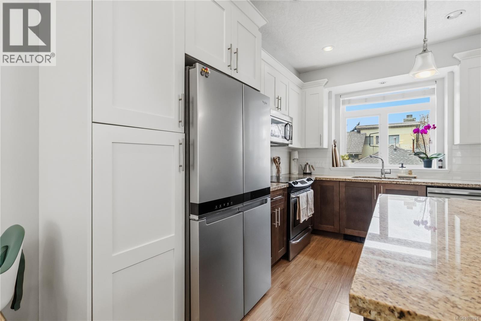 #1 2918 Shelbourne St - 25
