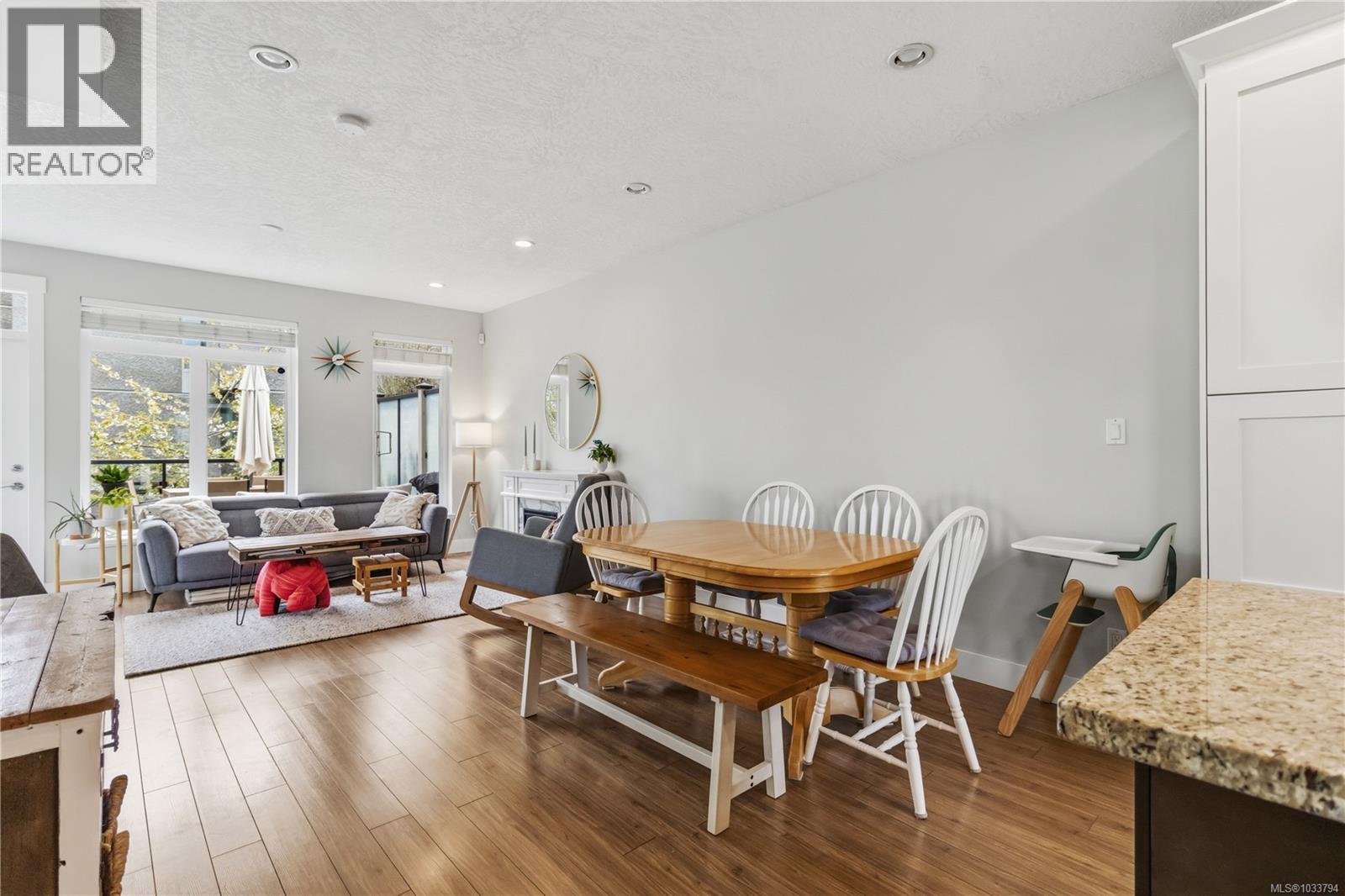 #1 2918 Shelbourne St - 16