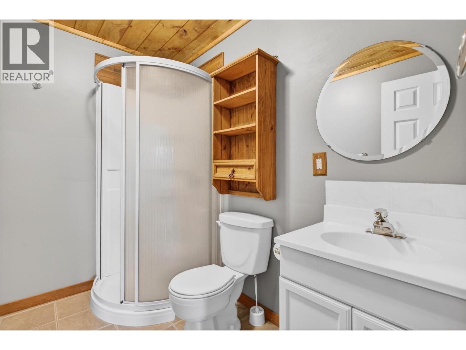  2048 Shamrock Drive, West Kelowna