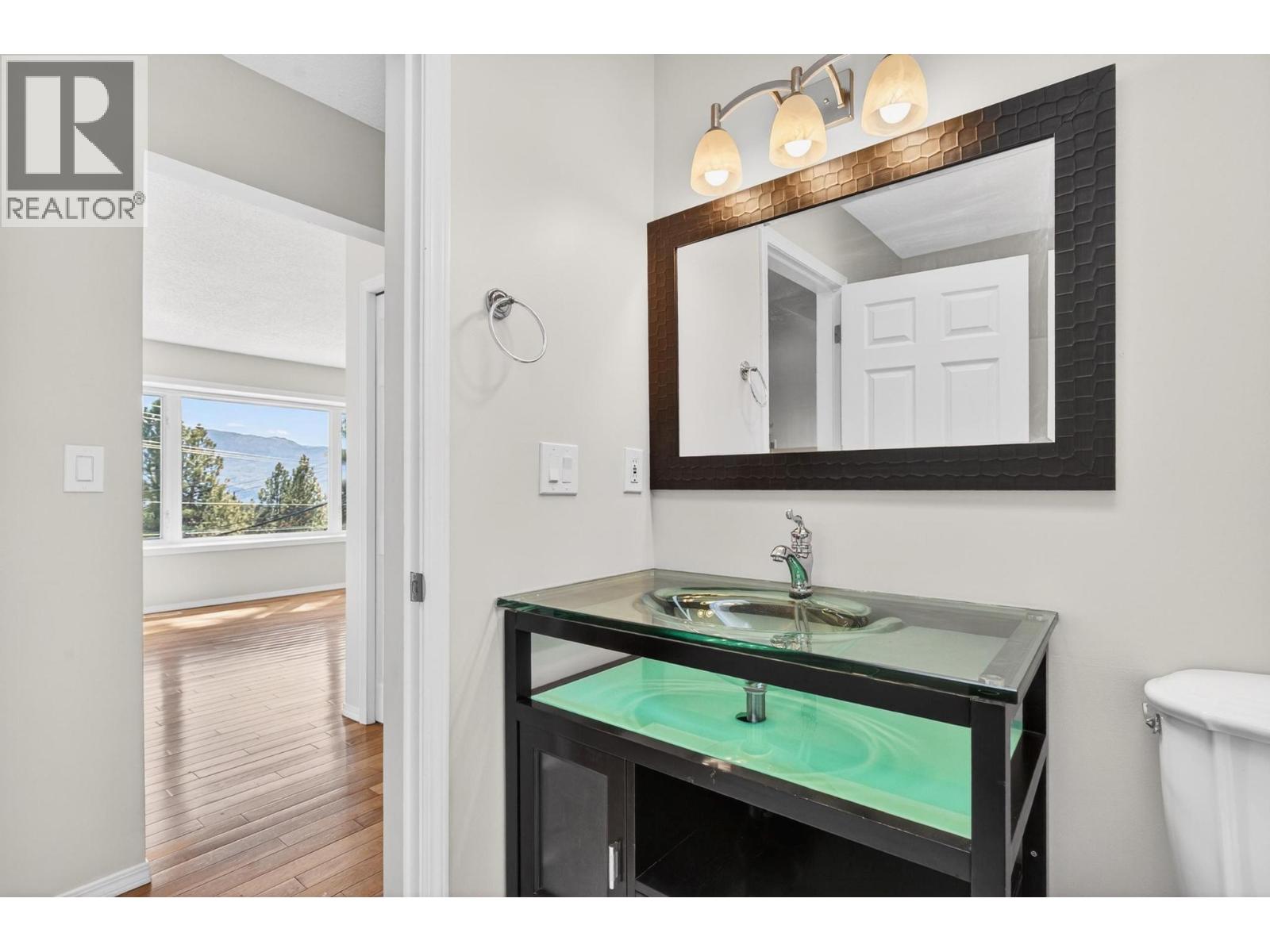  2048 Shamrock Drive, West Kelowna