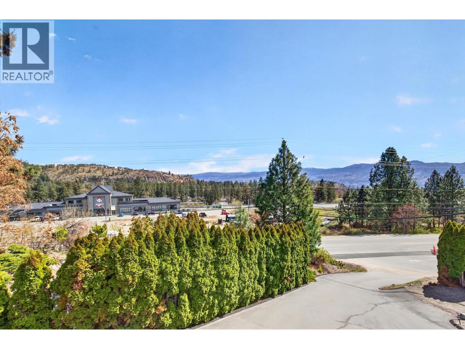  2048 Shamrock Drive, West Kelowna