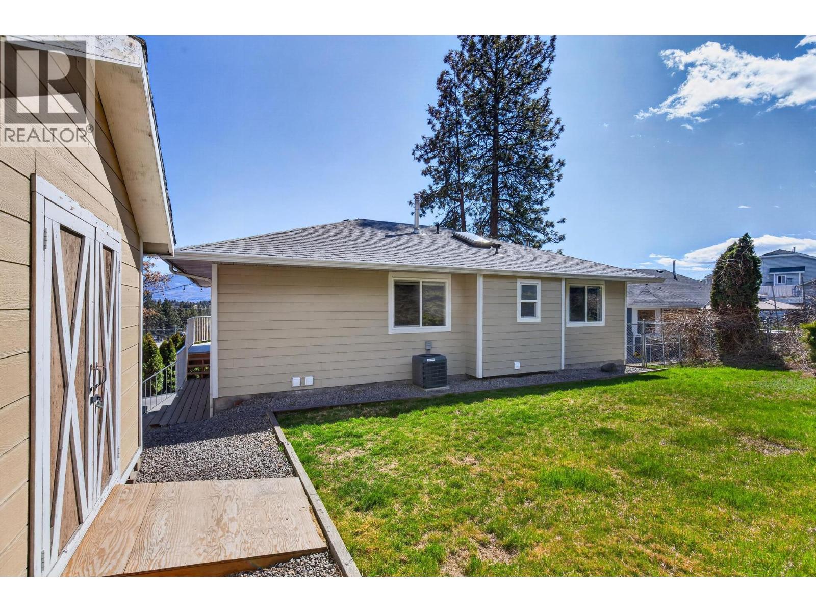  2048 Shamrock Drive, West Kelowna