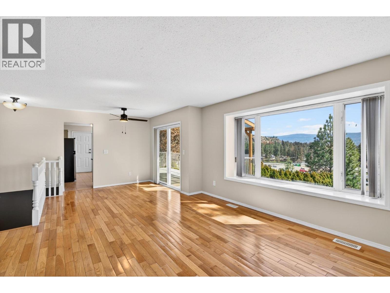  2048 Shamrock Drive, West Kelowna