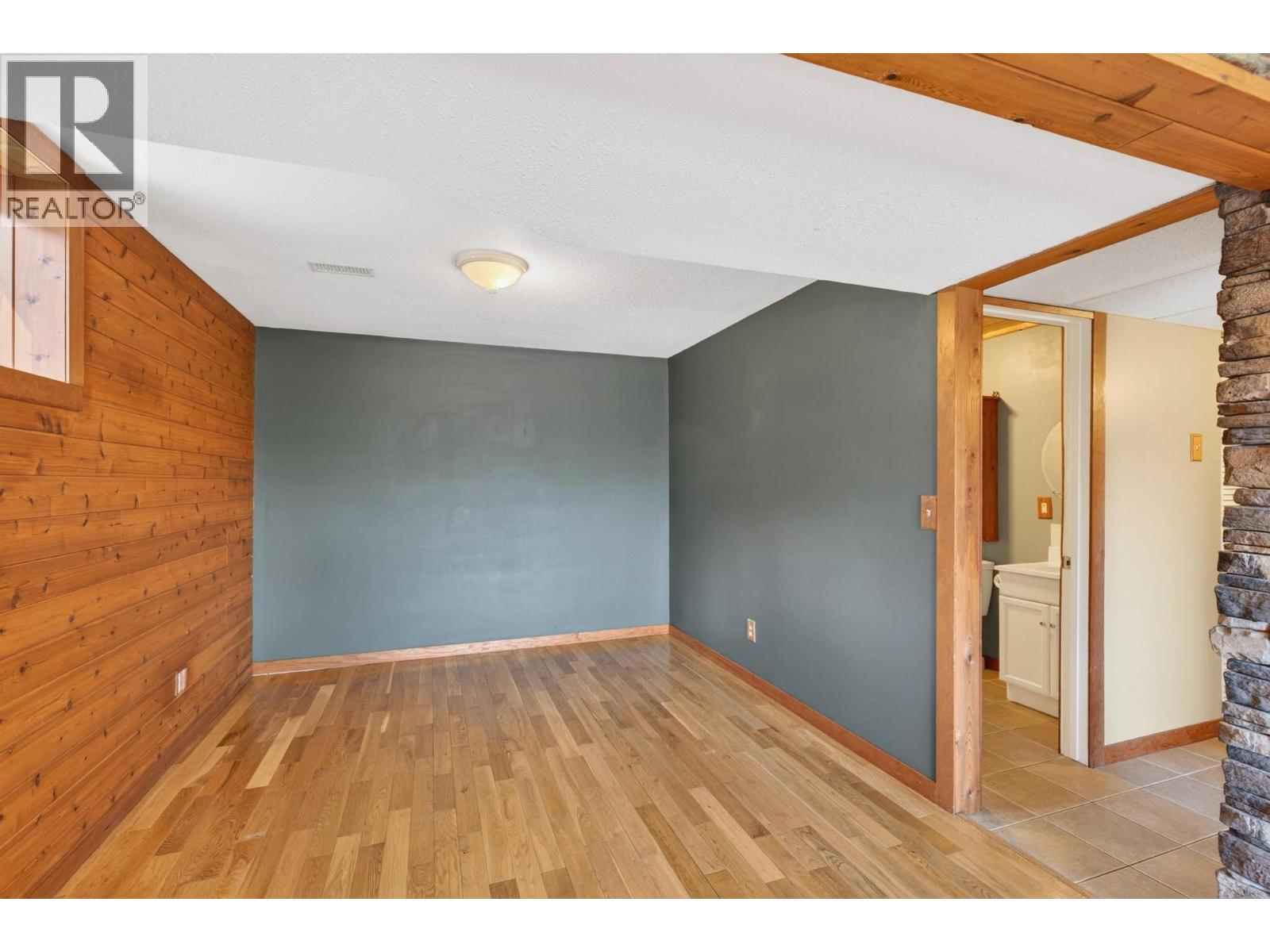  2048 Shamrock Drive, West Kelowna