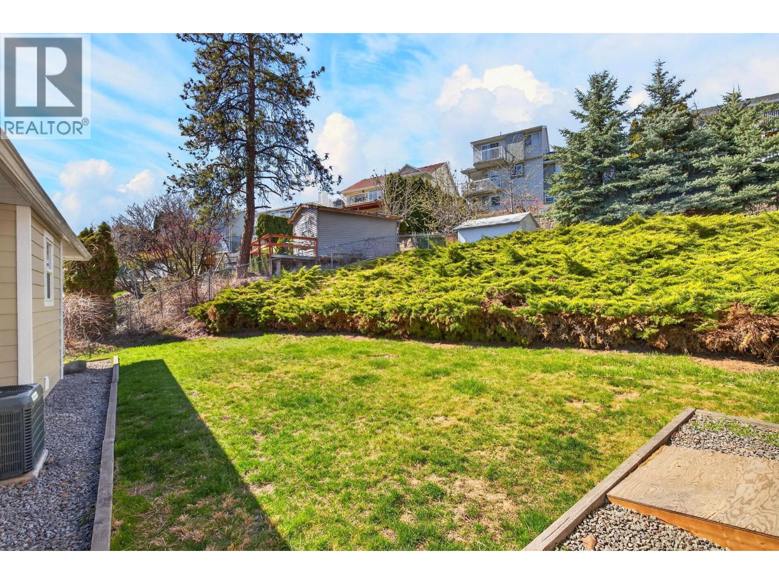  2048 Shamrock Drive, West Kelowna