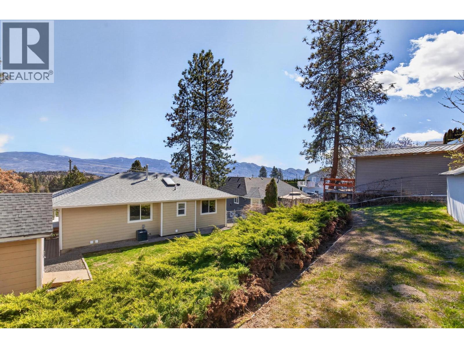  2048 Shamrock Drive, West Kelowna