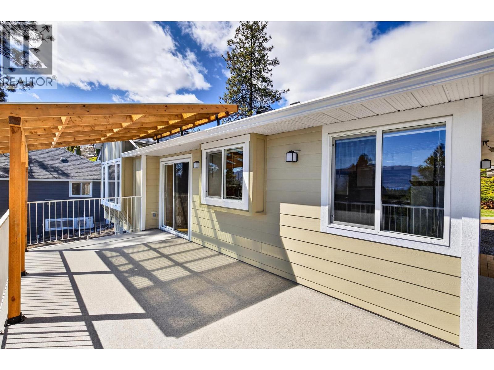  2048 Shamrock Drive, West Kelowna