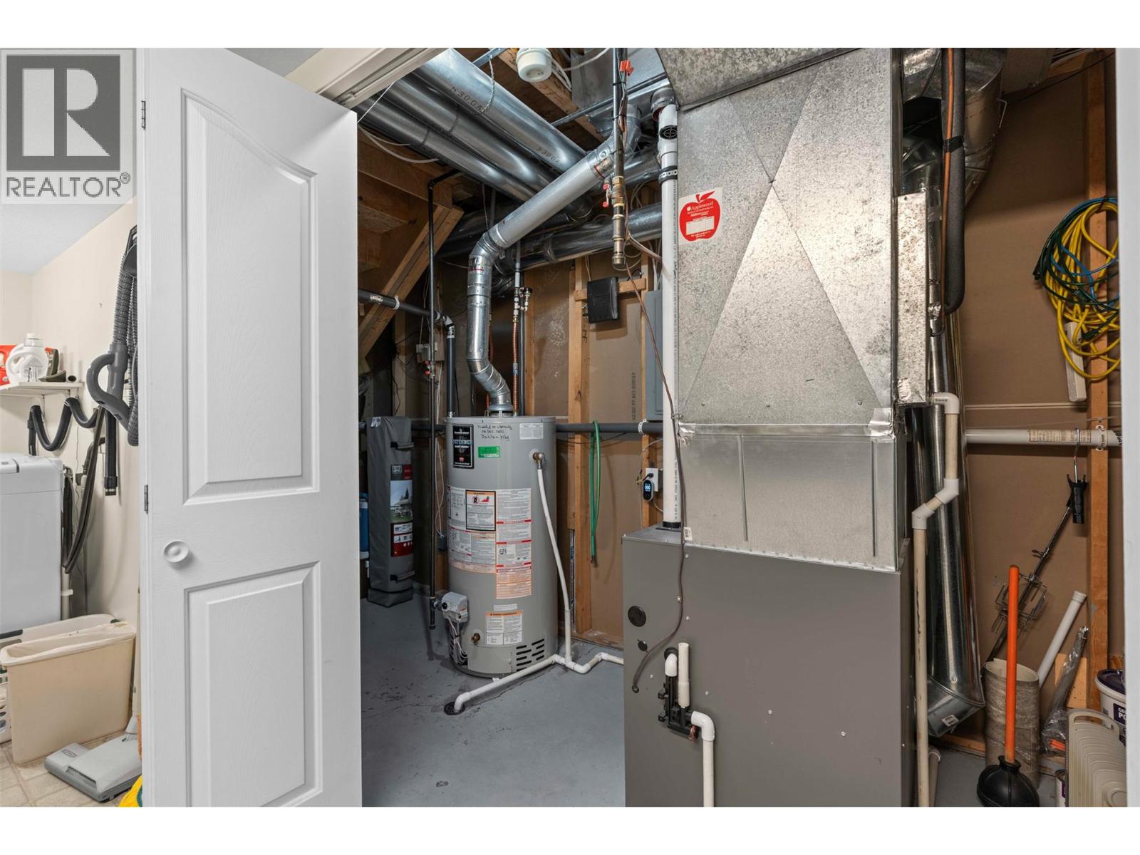 2675 Pine Avenue Unit# 8, Lumby