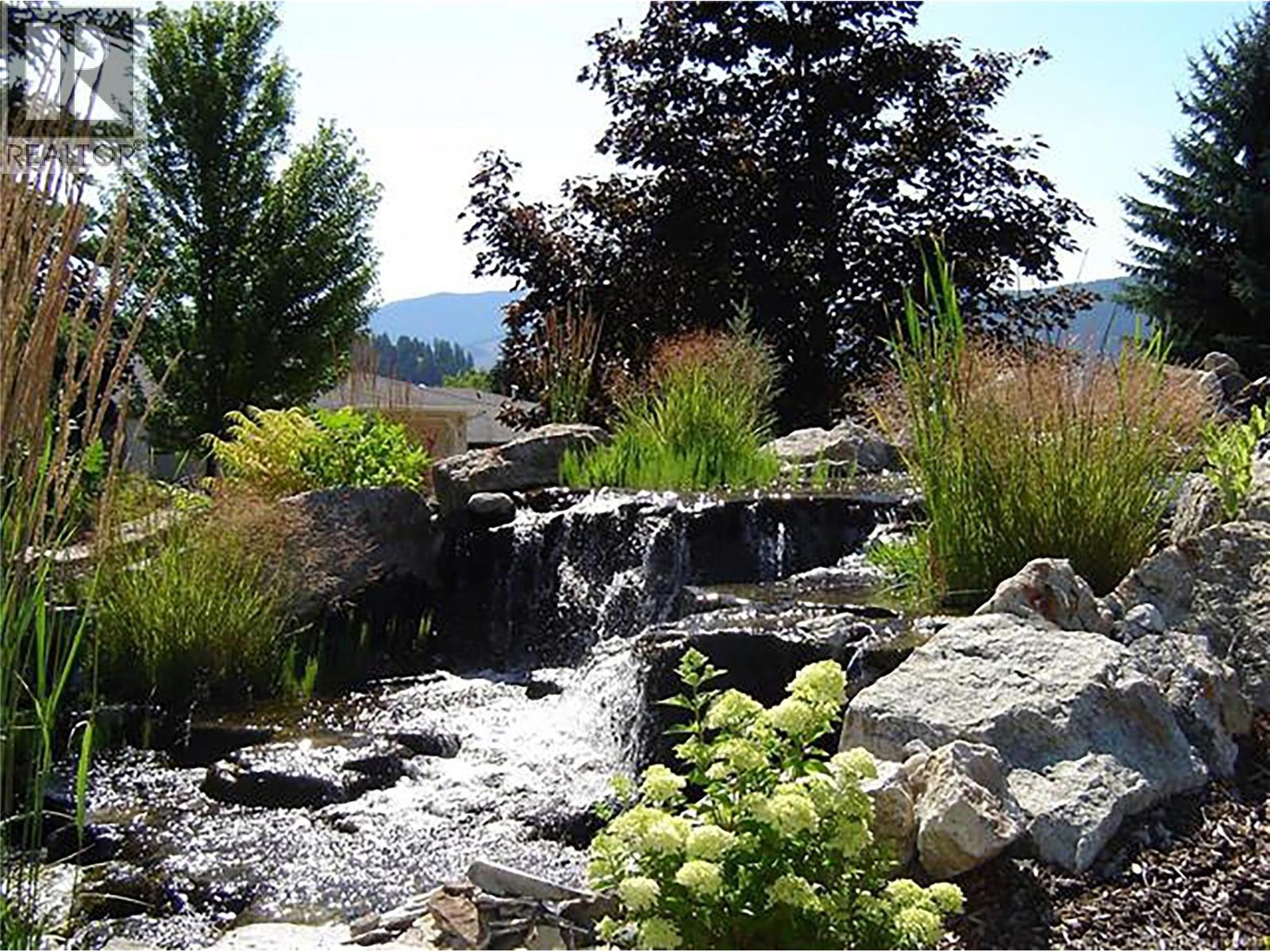 2675 Pine Avenue Unit# 8, Lumby