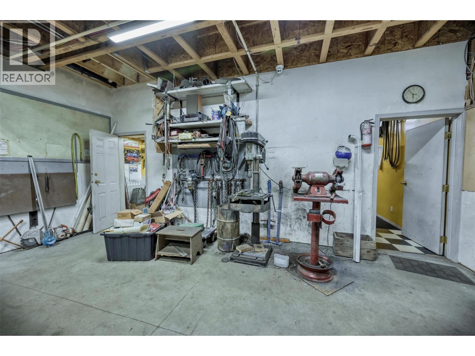 15210 97 Highway, Osoyoos