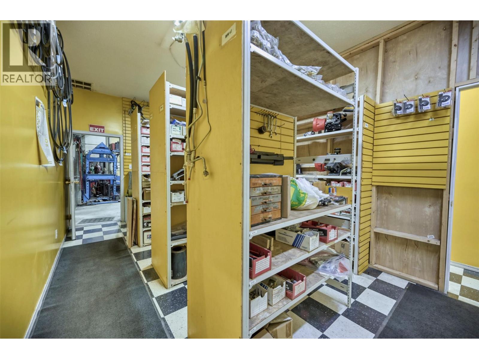 15210 97 Highway, Osoyoos