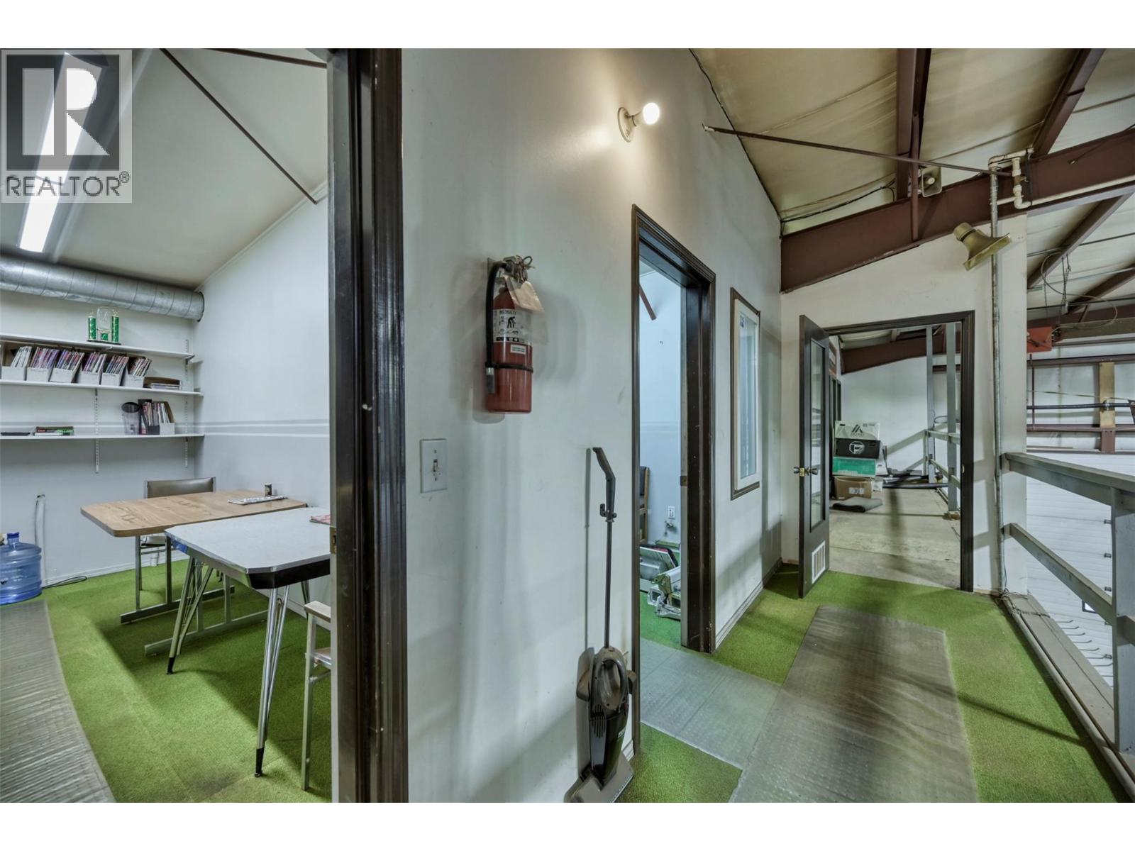 15210 97 Highway, Osoyoos