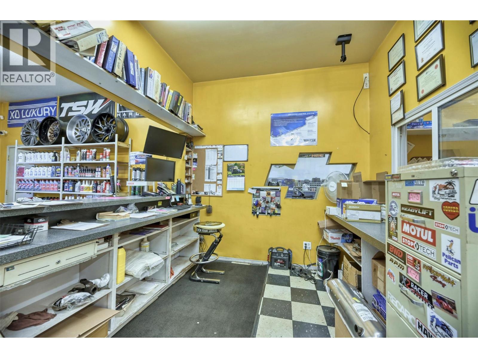 15210 97 Highway, Osoyoos