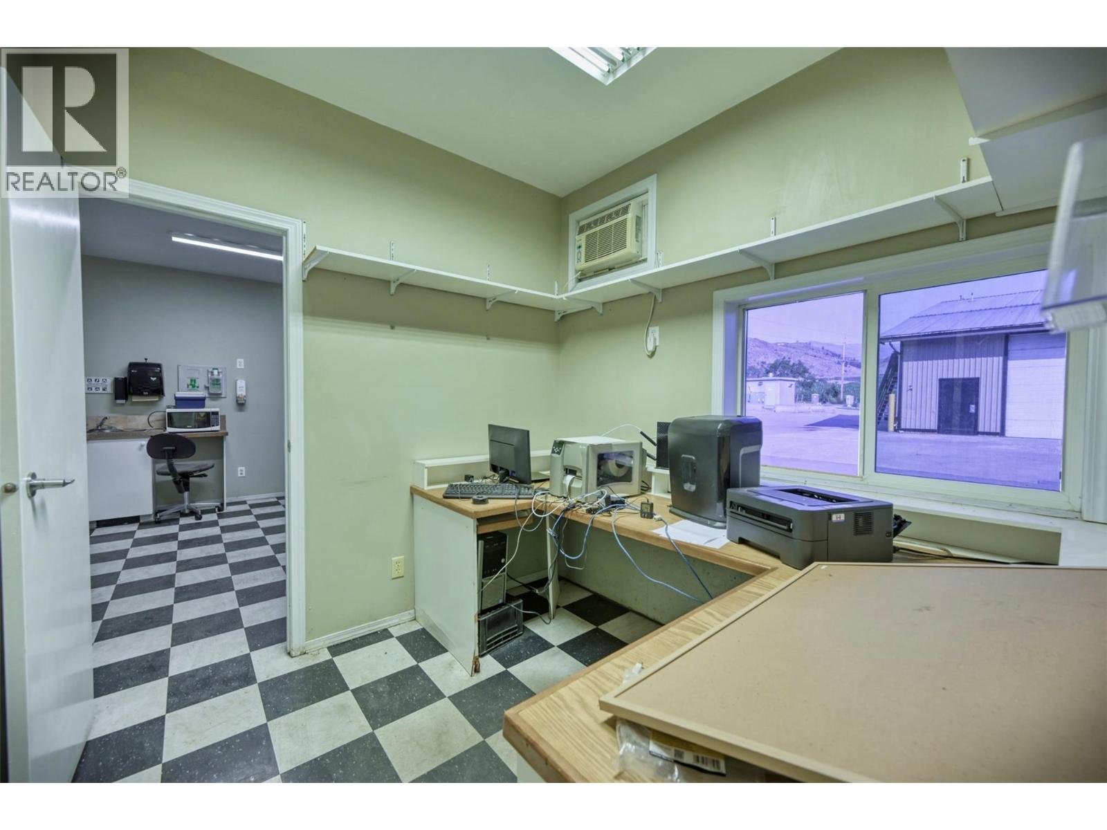 17202 97 Highway, Osoyoos