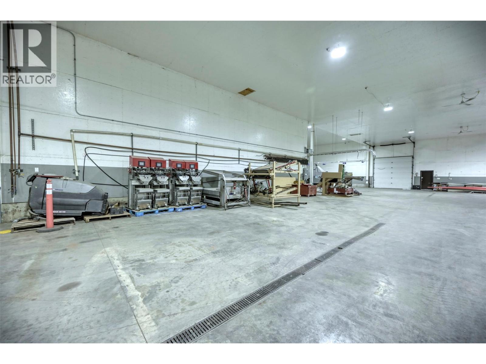 17202 97 Highway, Osoyoos