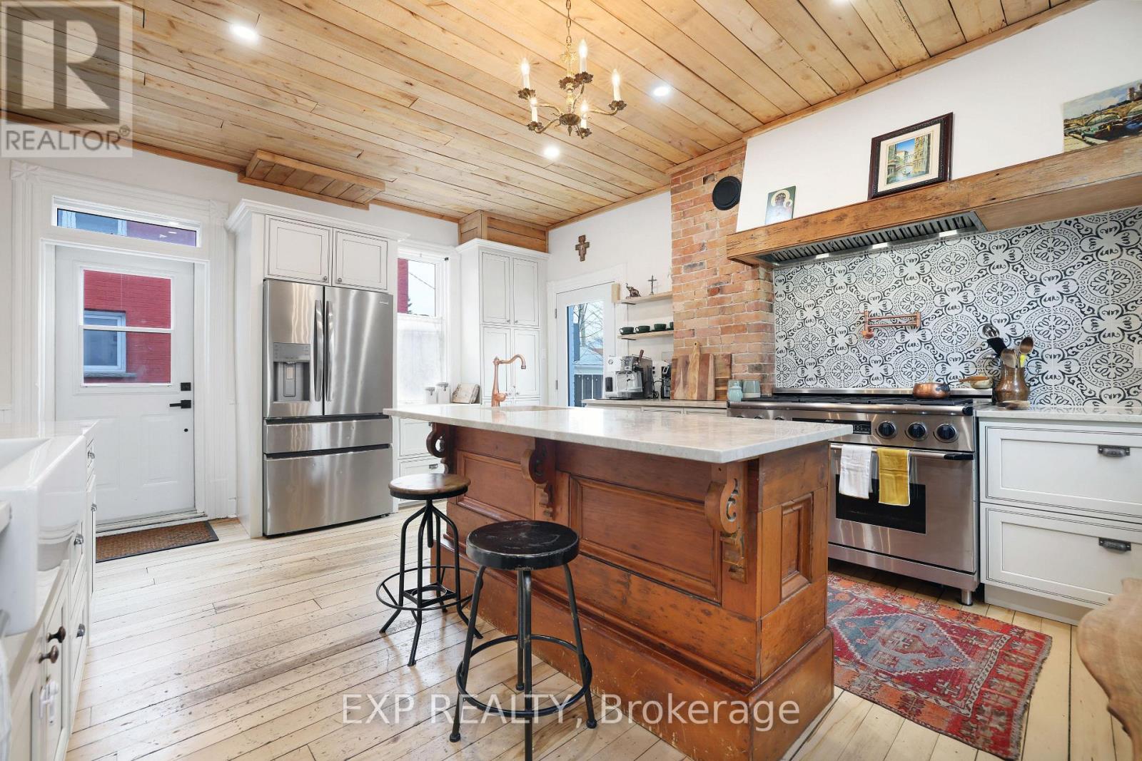 128 RENFREW AVENUE E - 19
