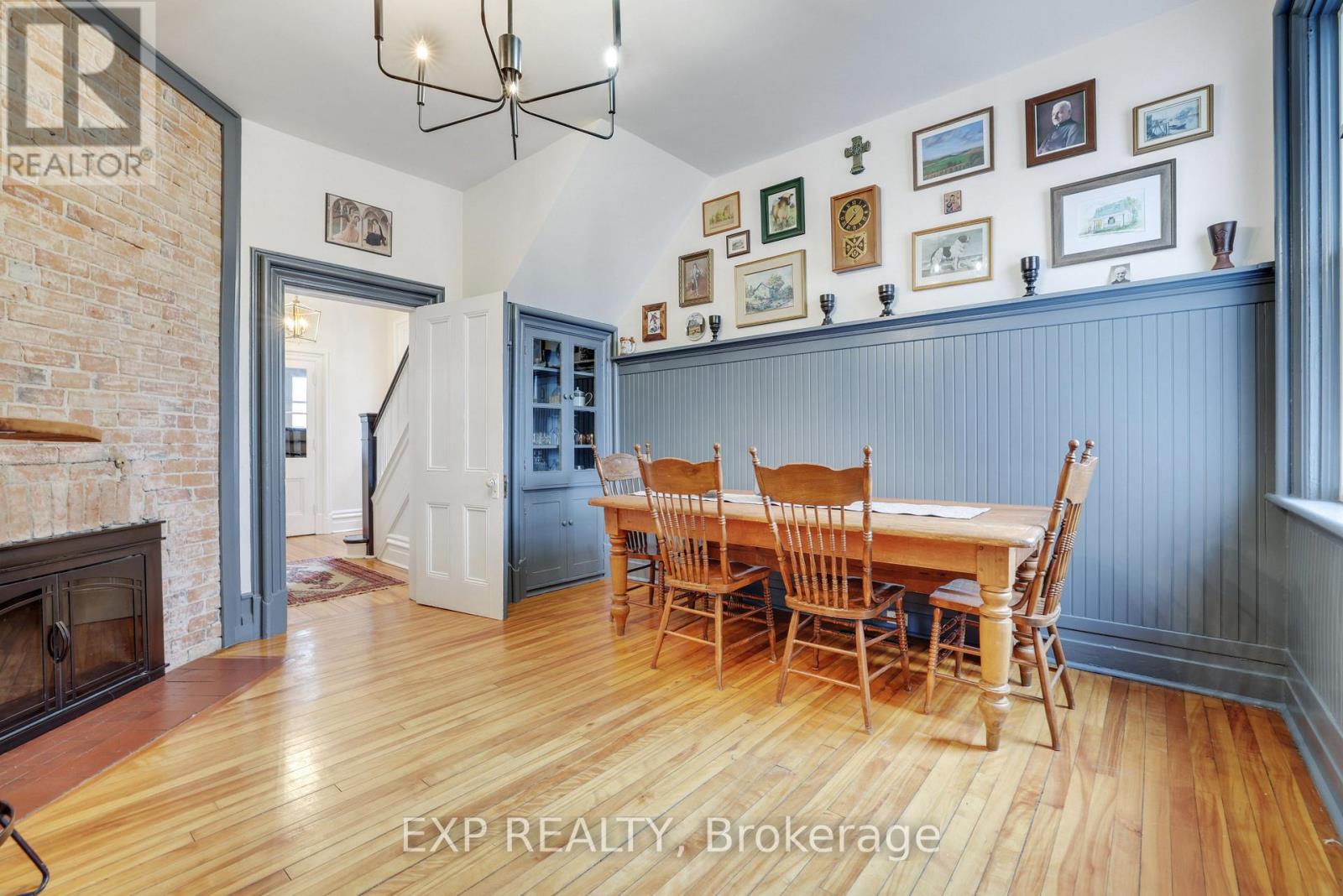 128 RENFREW AVENUE E - 12