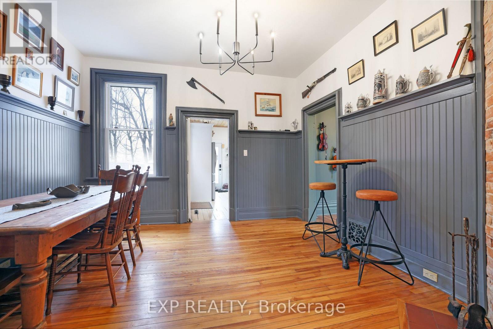 128 RENFREW AVENUE E - 13