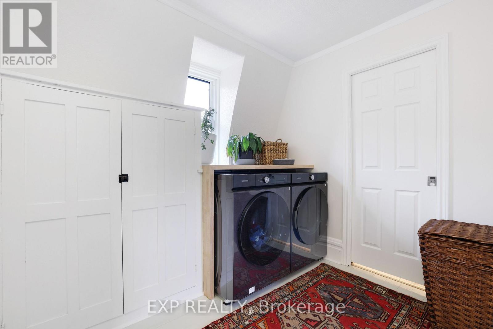 128 RENFREW AVENUE E - 26