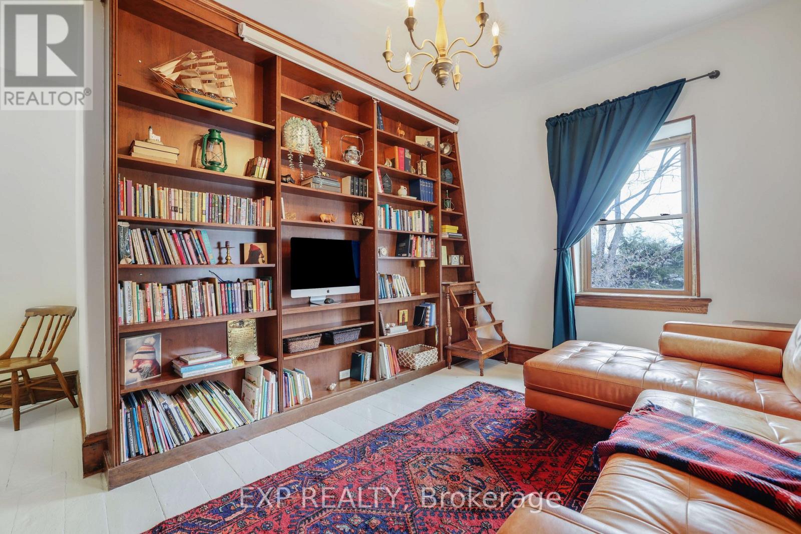 128 RENFREW AVENUE E - 25