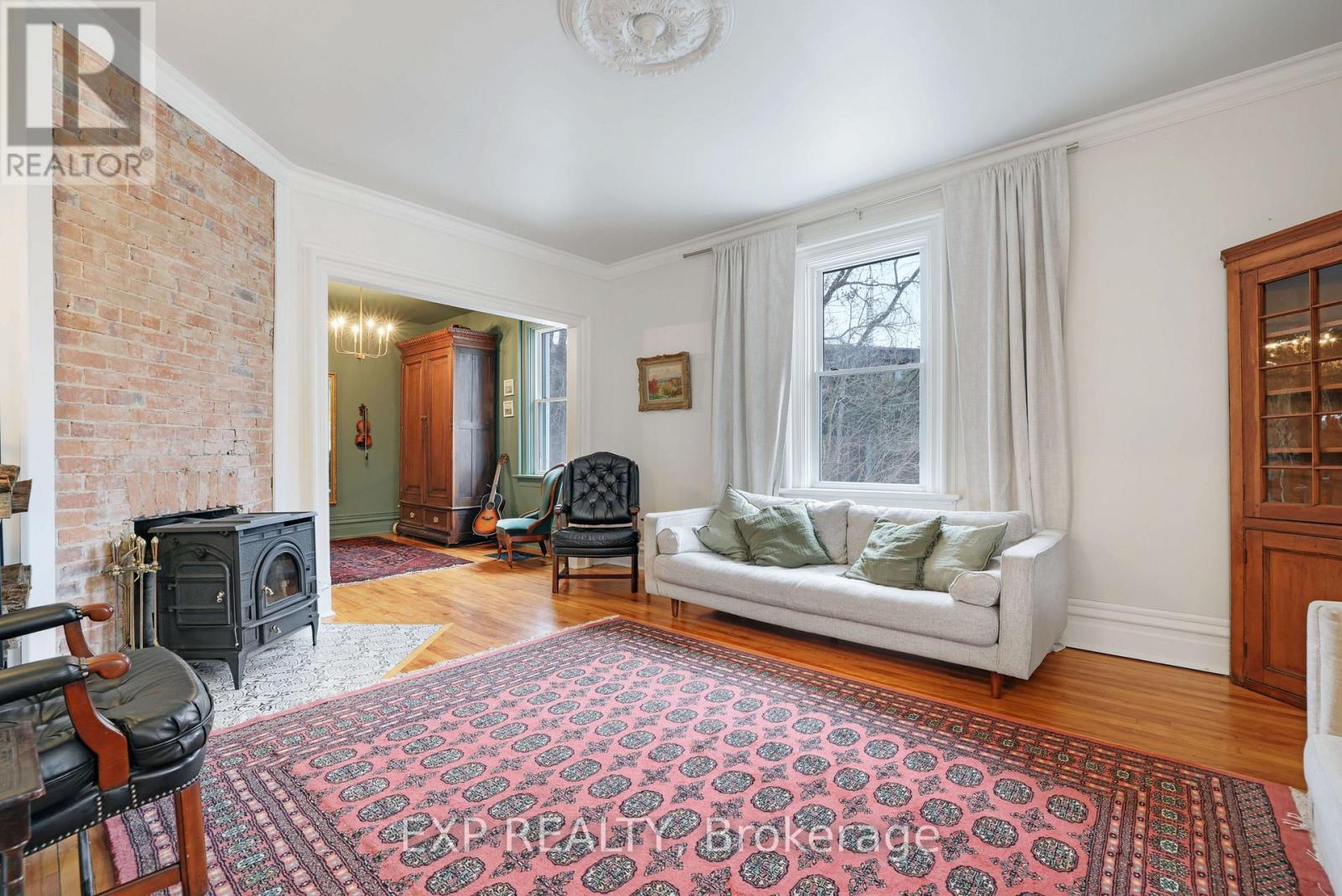 128 RENFREW AVENUE E - 6