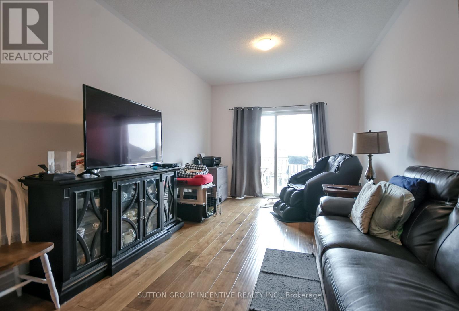 127 ISABELLA DRIVE - 12