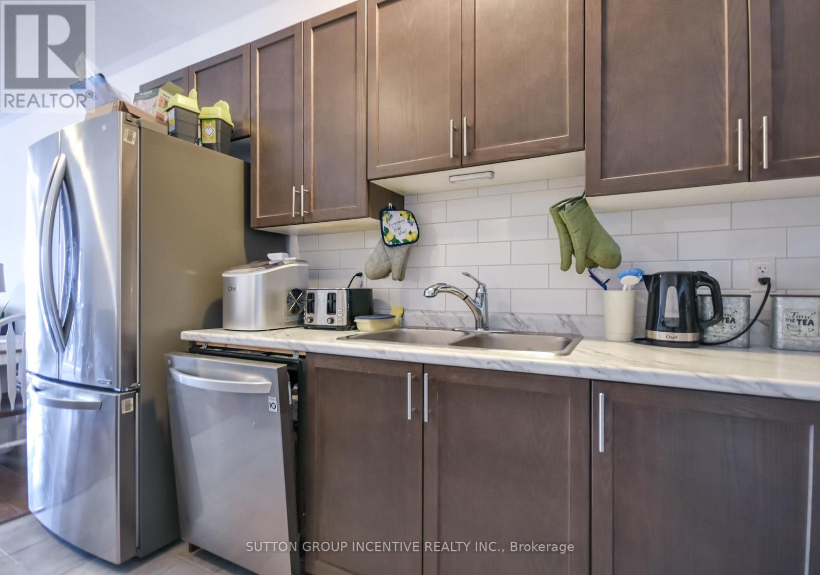 127 ISABELLA DRIVE - 20