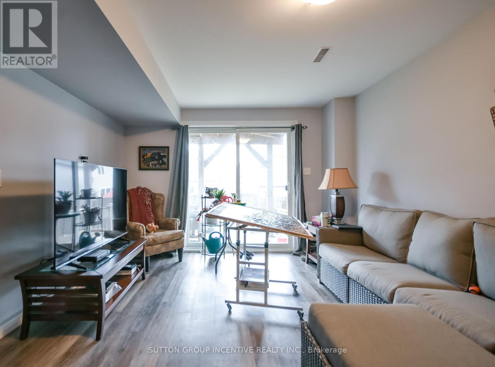 127 ISABELLA DRIVE - 37