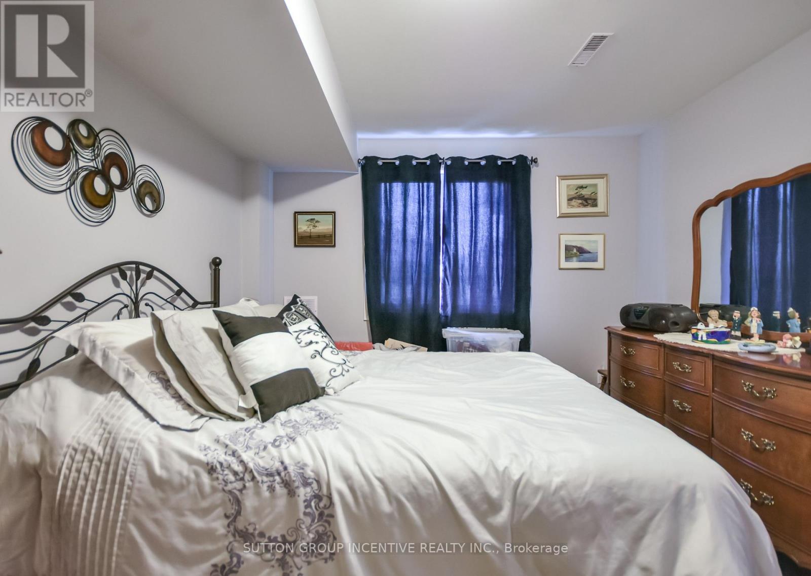 127 ISABELLA DRIVE - 40