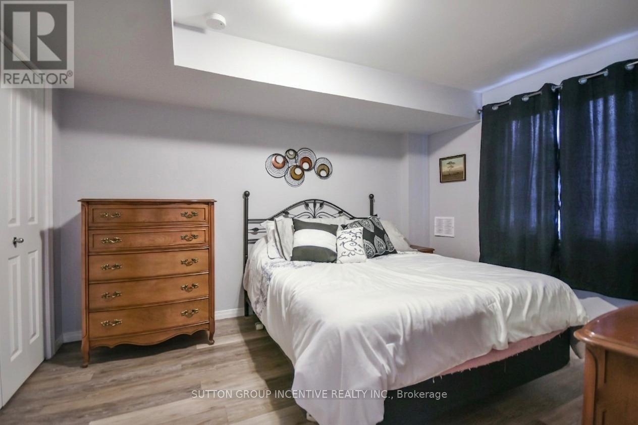 127 ISABELLA DRIVE - 41