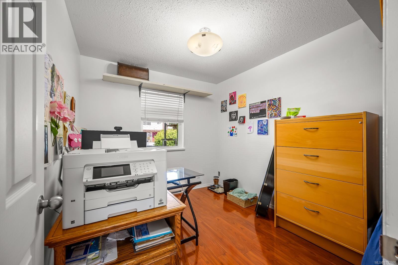 1367 LARSEN Rd - 21