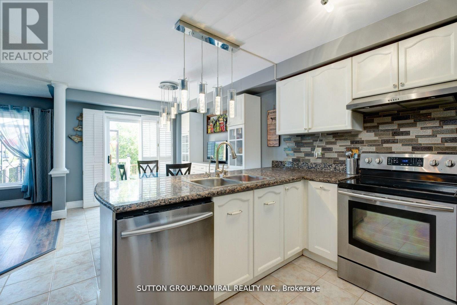 43 CRESTRIDGE DRIVE - 12