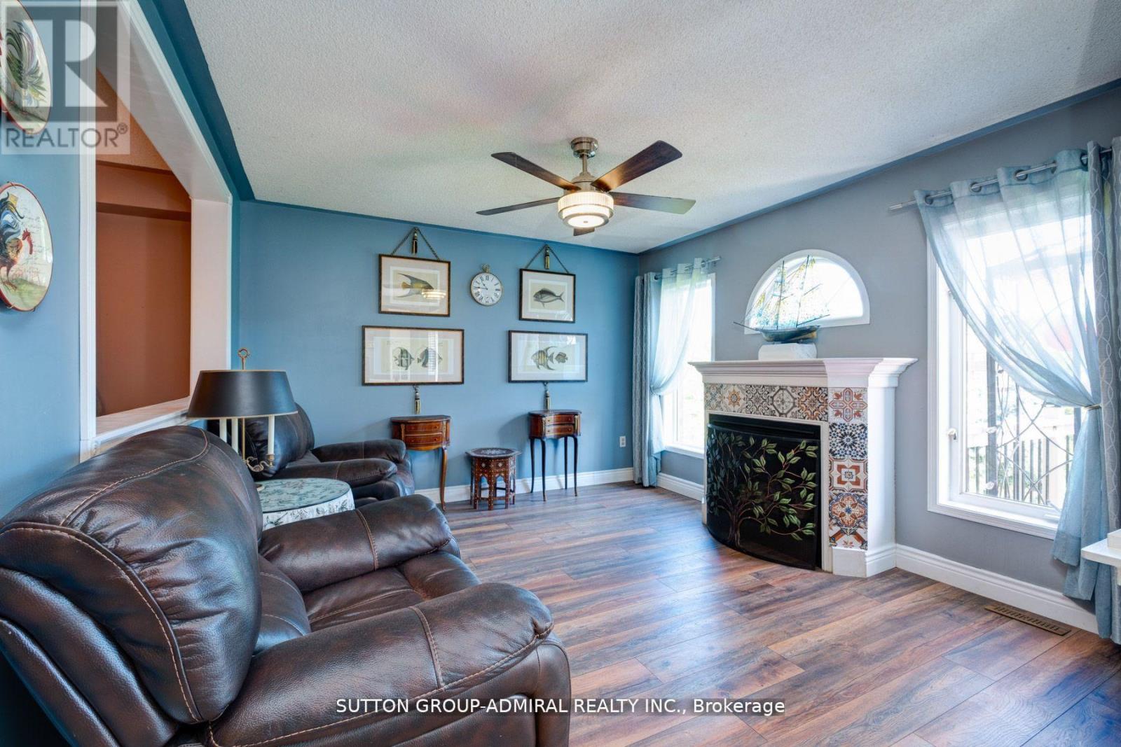 43 CRESTRIDGE DRIVE - 18