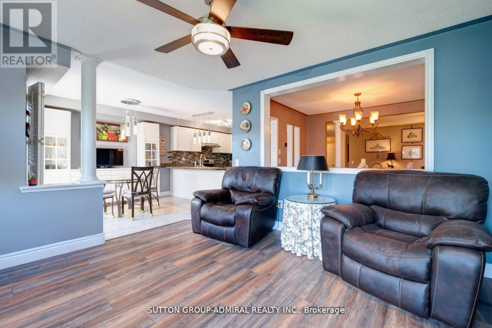 43 CRESTRIDGE DRIVE - 19