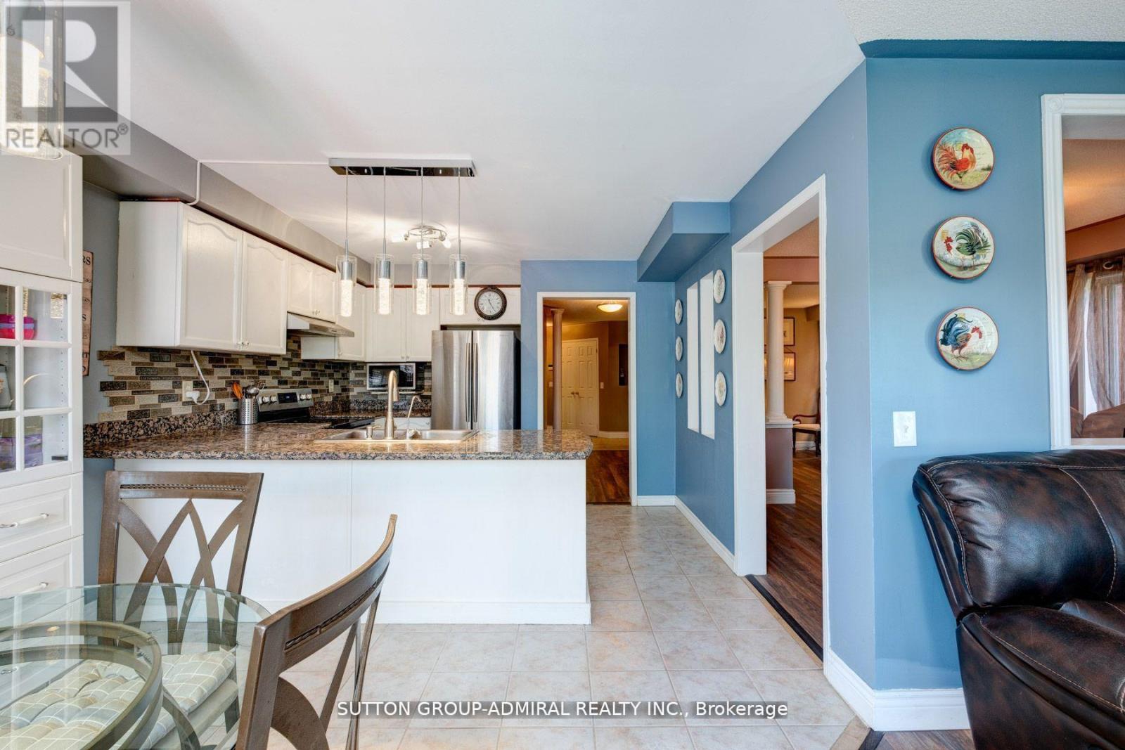 43 CRESTRIDGE DRIVE - 21