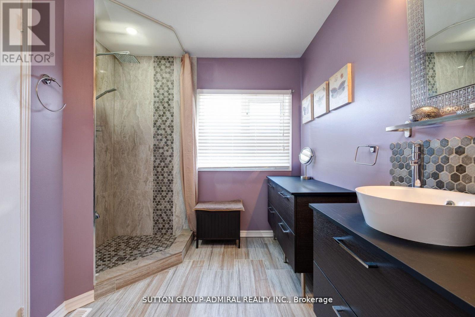 43 CRESTRIDGE DRIVE - 24